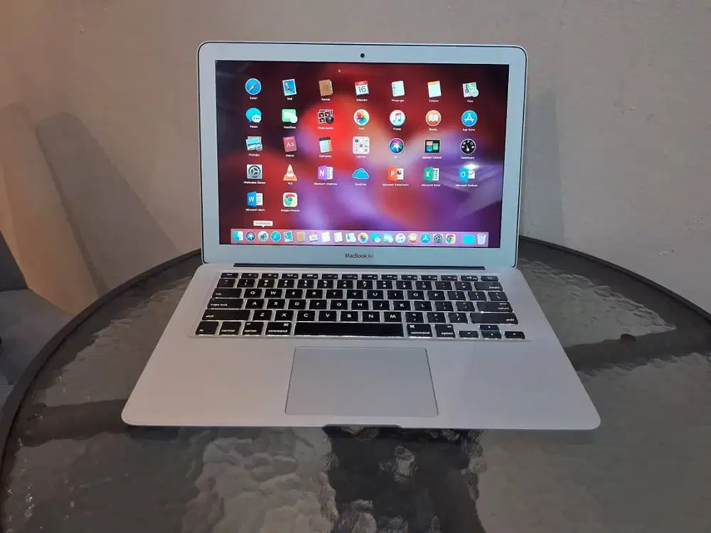 Apple Air 13 Core i5 SSD 200GB Mulus TANPA DENT Laptop MacBook Garansi