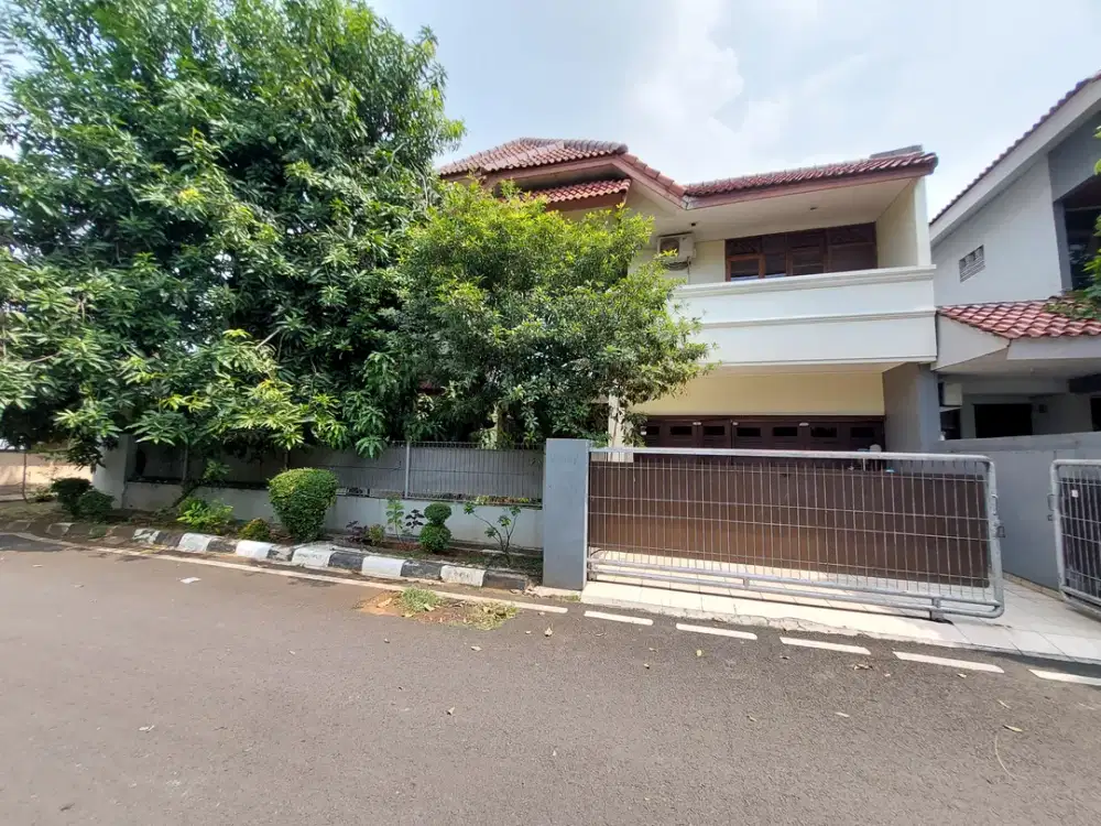 Dijual Cepat Rumah 2 Lantai Posisi Hoek di Taman Pulo Gebang Cakung