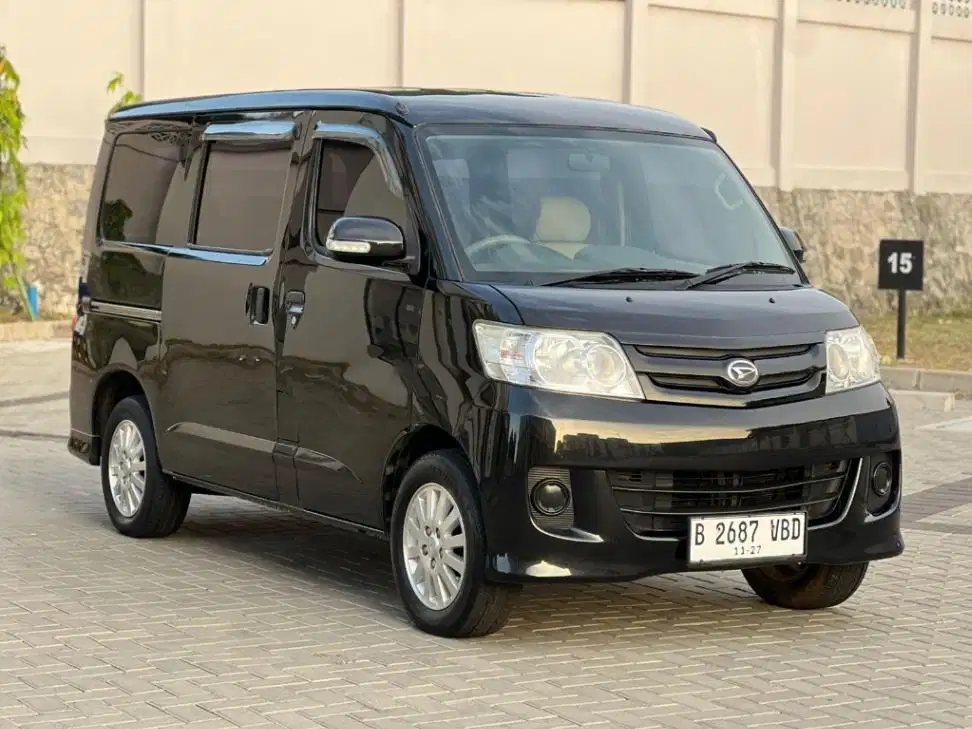 Daihatsu Luxio 1,5 M MT 2012