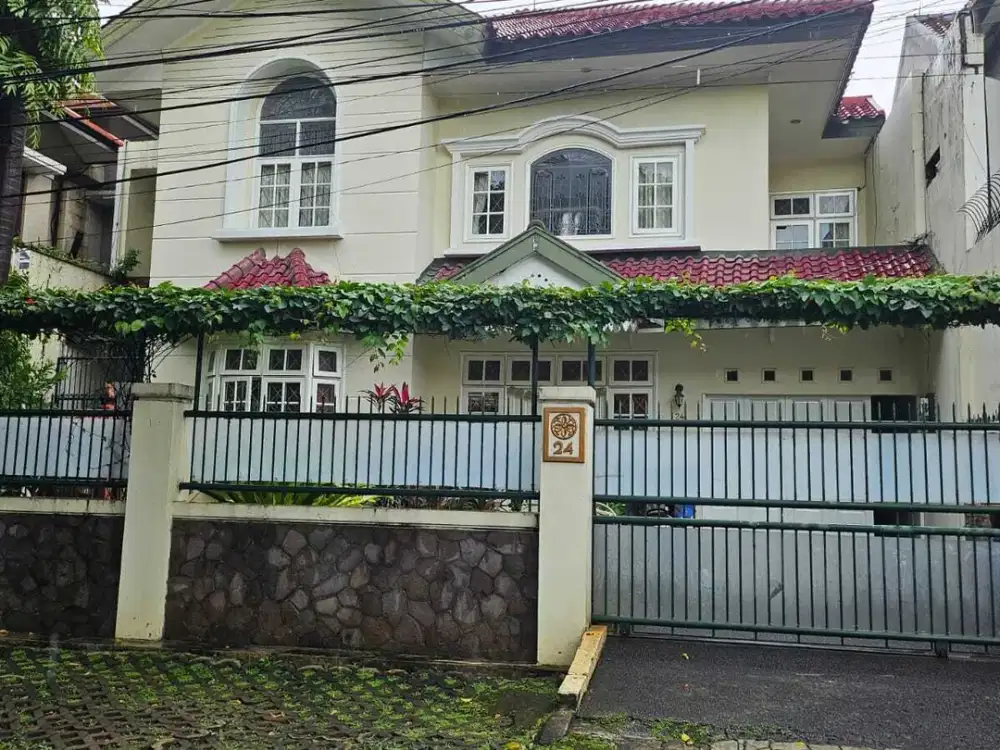 Di Jual Rumah design semi klasik di Kebayoran Baru, Jakarta Selatan