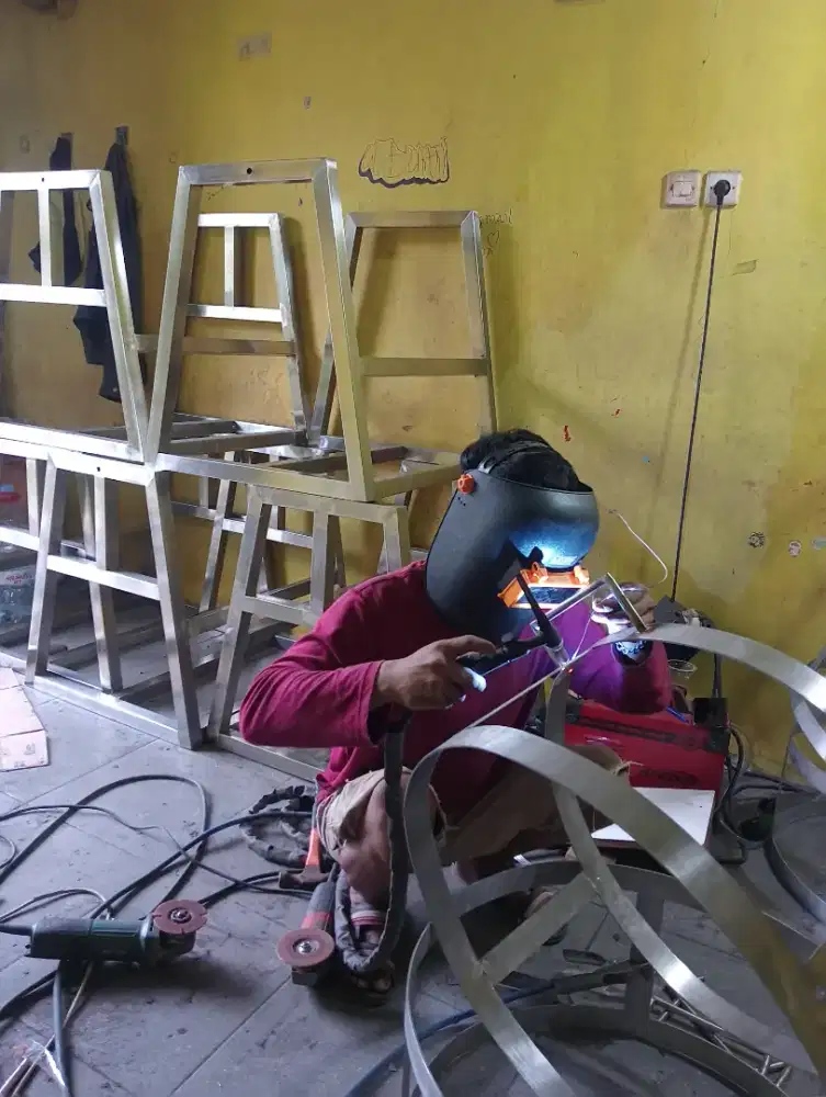 Jasa las bengkel las stainlees tukang las panggilan