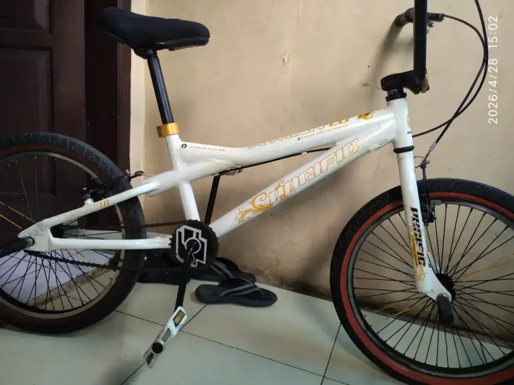 Sepeda BMX pacific alloy UK 20