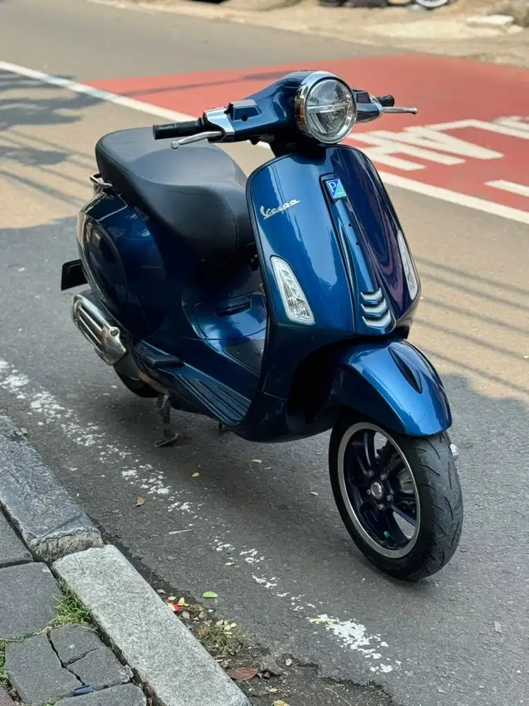 Vespa Primavera iGet Abs Navy Tahun 2023