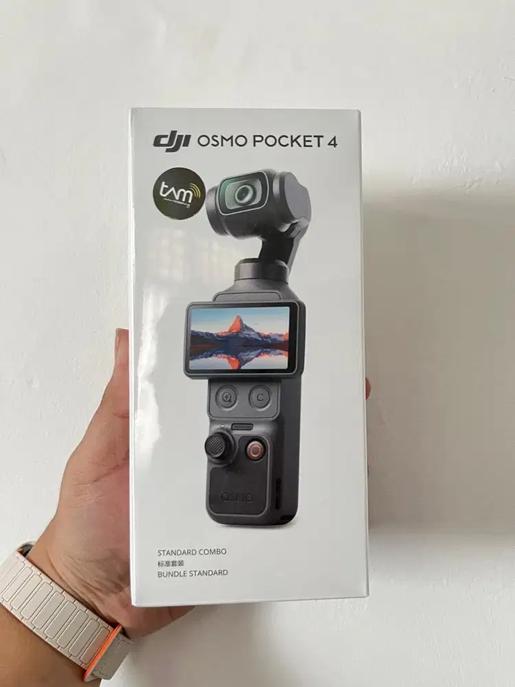 DJI Osmo Pocket 4 Standard Combo BNIB