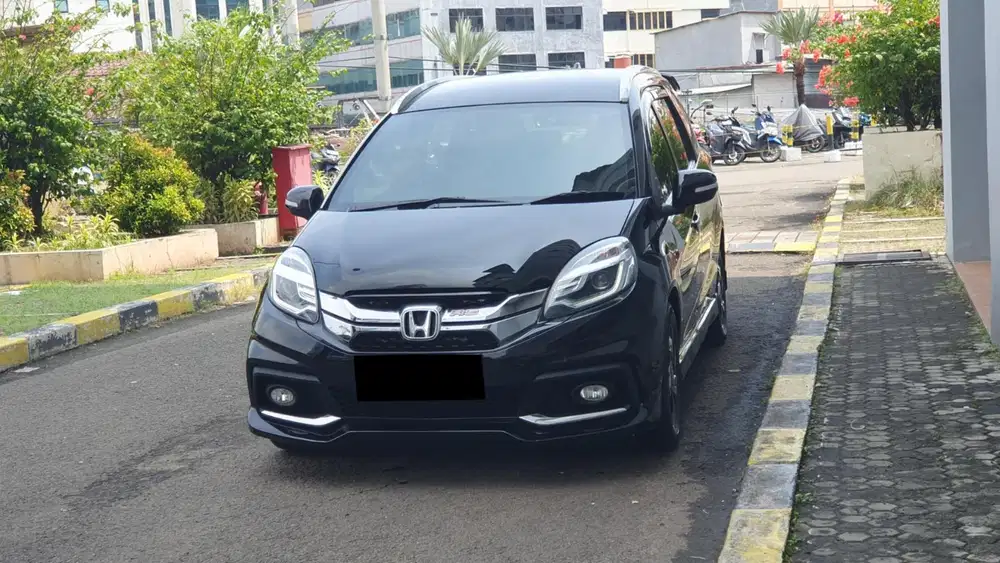 Honda mobilio rs cvt matic 2015 hitam