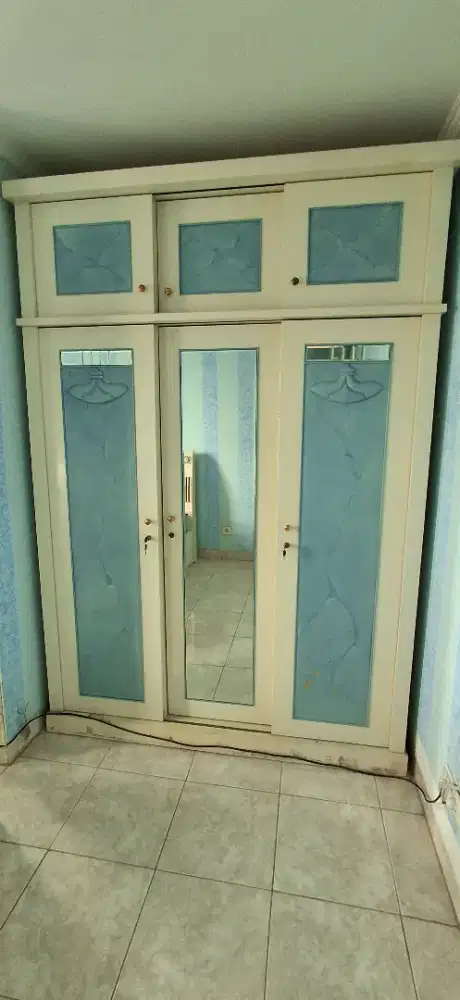 bed set kondisi masih sangat bagus