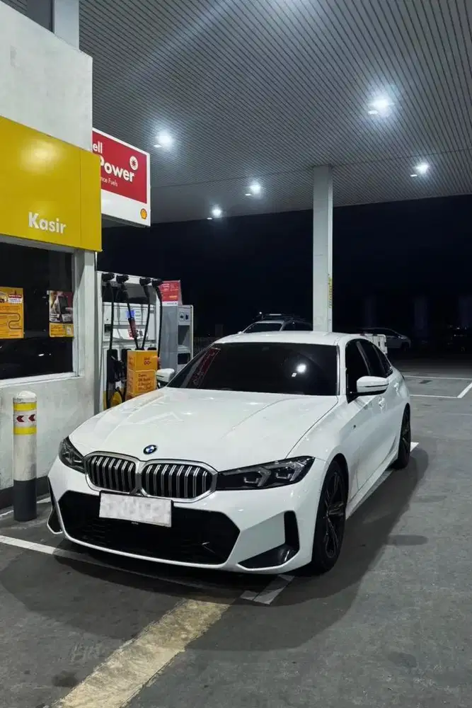Dijual cepat BMW 320i 2023