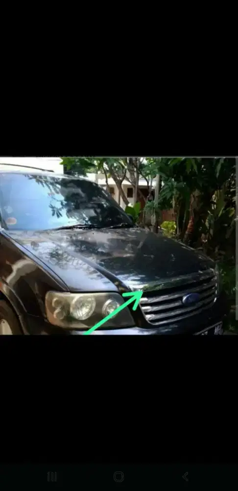Gril atas kap mesin Mobil Ford escape 2300cc tahun 2007