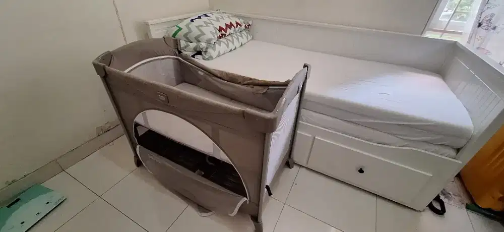 Tempat tidur bayi Joie meet Kubbie