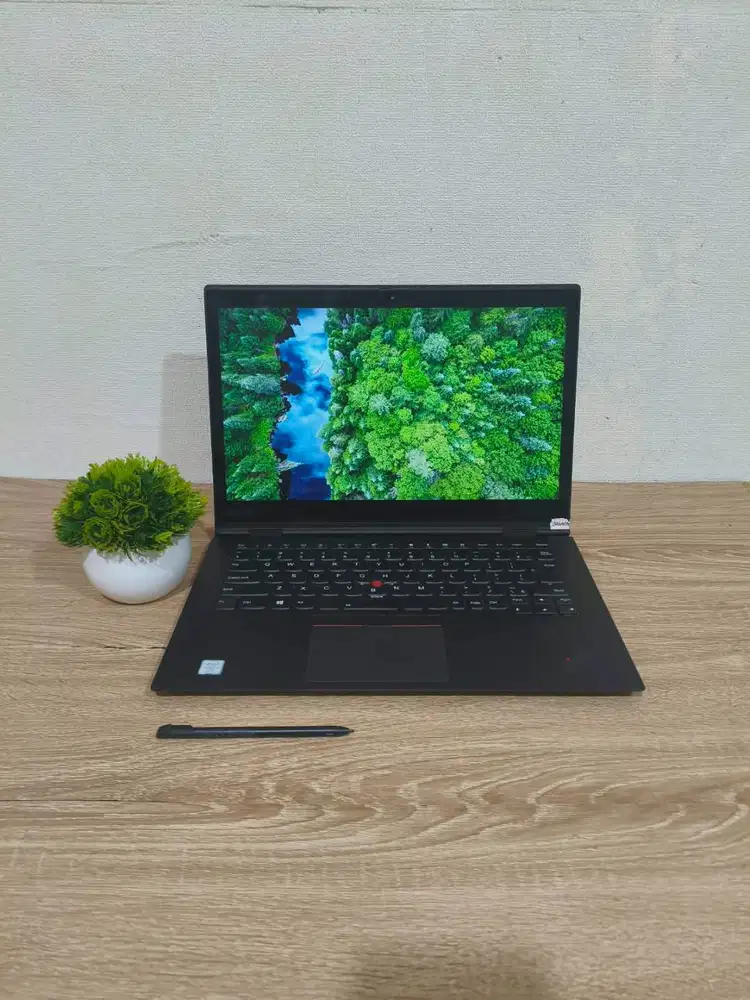 Lenovo Thinkpad X1 Yoga Core i7 16/256 Intel Iris 14 Touchscreen Flip