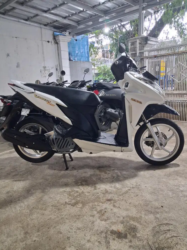(A) Honda Vario 125 Kzr tahun 2012 Muluss