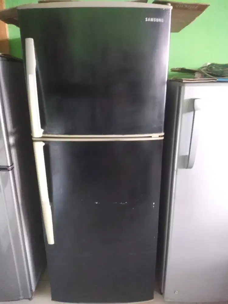Kulkas 2pintu jumbo merk samsung