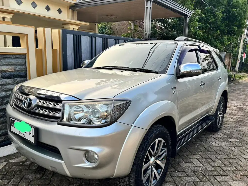 TOYOTA FORTUNER Tahun 2010 Matic BE Bandar Lampung