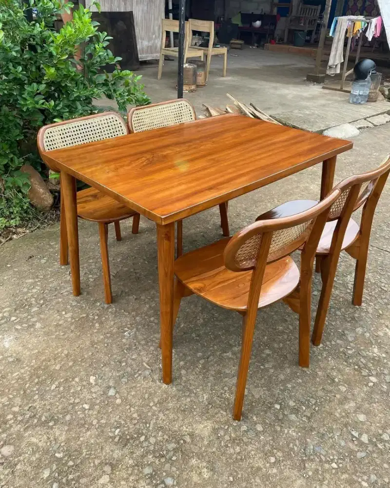Set meja makan minimalis kayu jati klasik