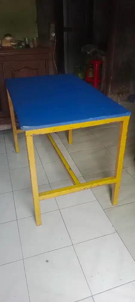 Meja dan kursi 3 meja 6 kursi