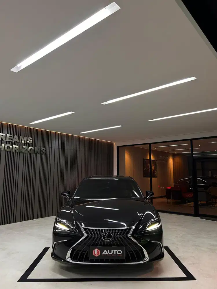 Lexus ES300H 2025 ES300 Hybrid Hitam Nik 2023 Km5rb B1518SAS