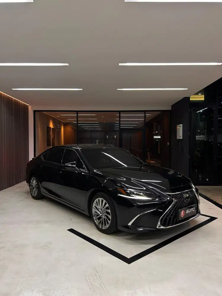 Lexus ES300H 2025 ES300 Hybrid Hitam Nik 2023 Km5rb B1518SAS