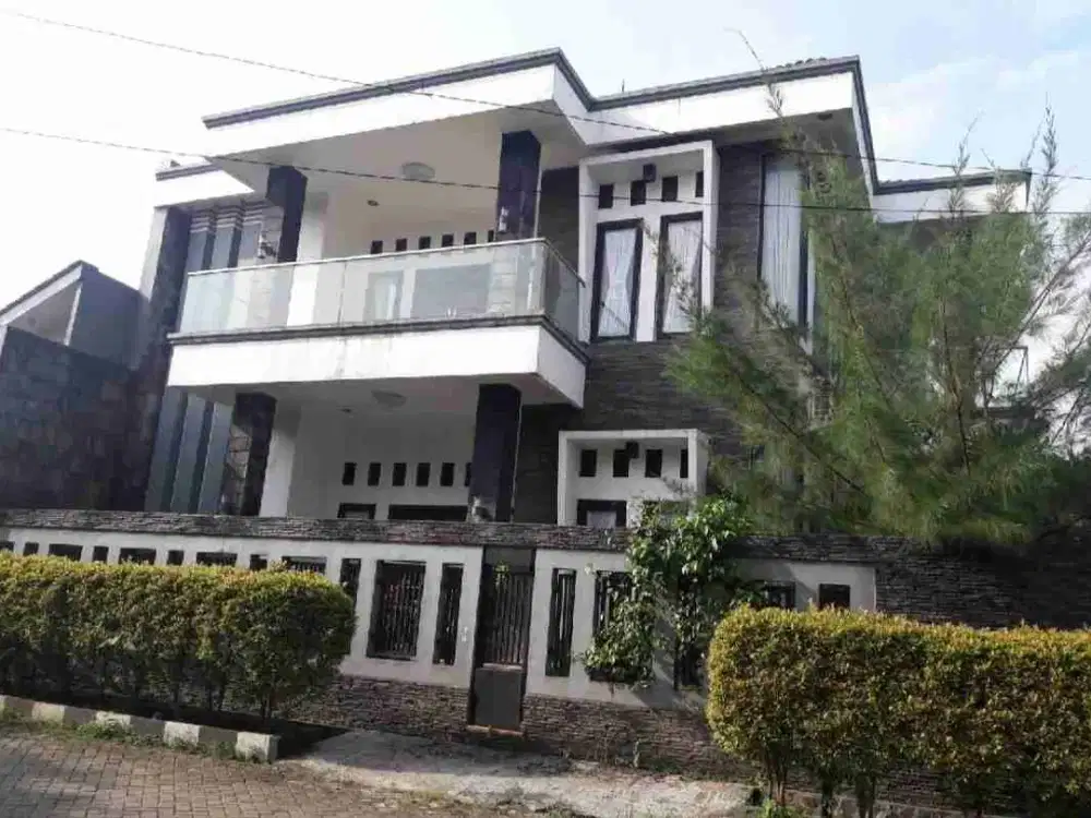 Rumah 2 Lantai Posisi Hook di Griya Pamulang Estate
