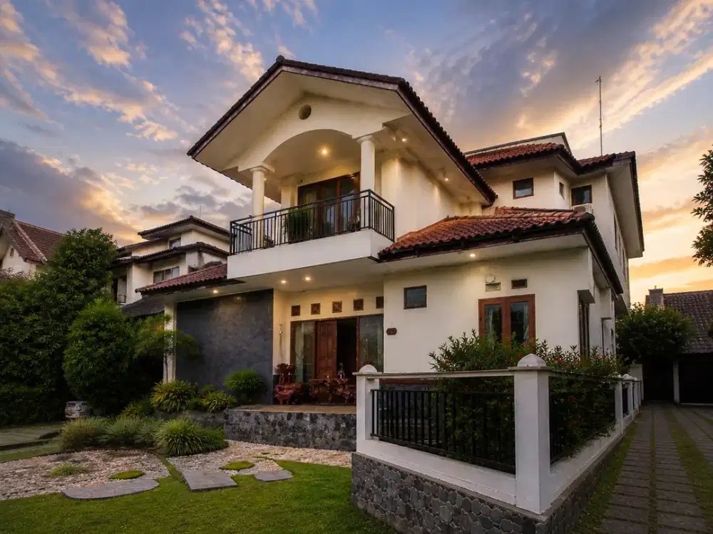JUAL CEPAT VILLA 3 LANTAI SIAP HUNI FULL FURNISHED SHM ON HAND