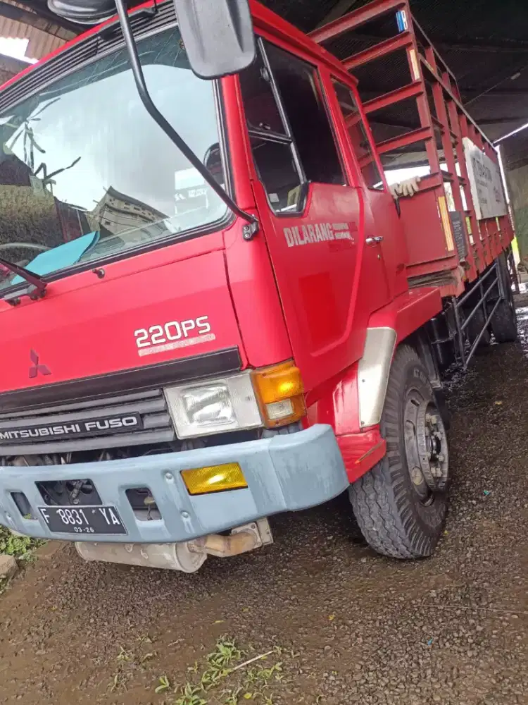 Truk Mitsubishi Fuso 6ban FM517HL 2016 bak 7m seperti baru segel semua
