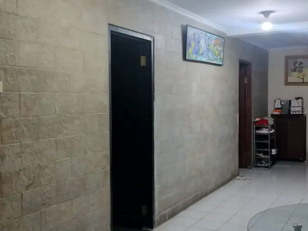 Dijual Ruko 4 lantai di Pangeran Jayakarta 7BR Semi Furnished