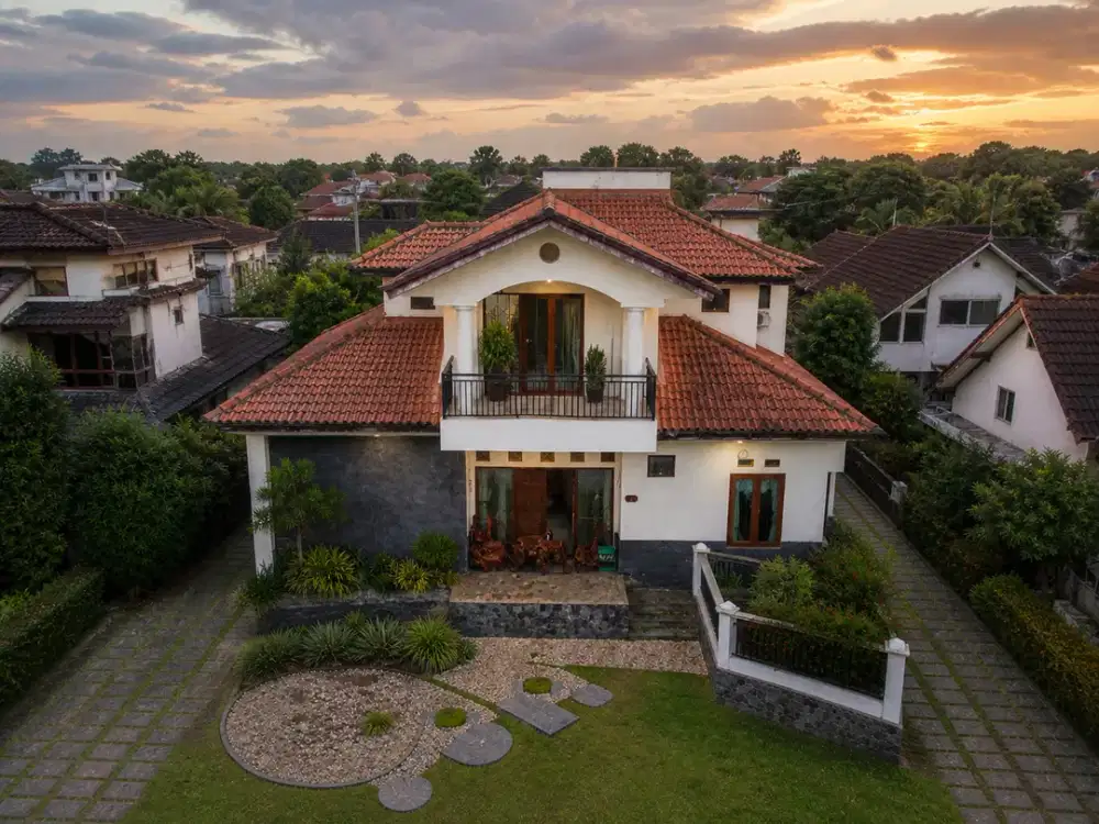JUAL CEPAT RUMAH 3 LANTAI AIR GUNUNG BERSIH VIEW CLEAR KOTA BANDUNG SHM ON HAND