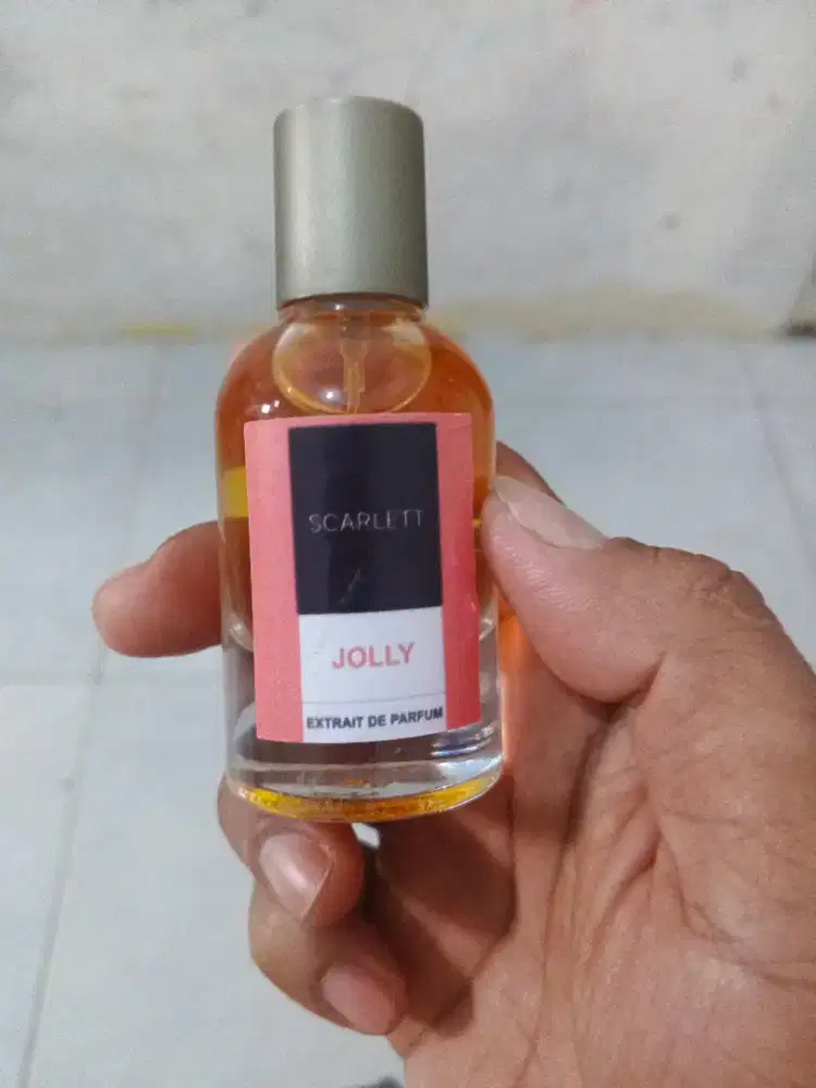 Parfum scarlet.