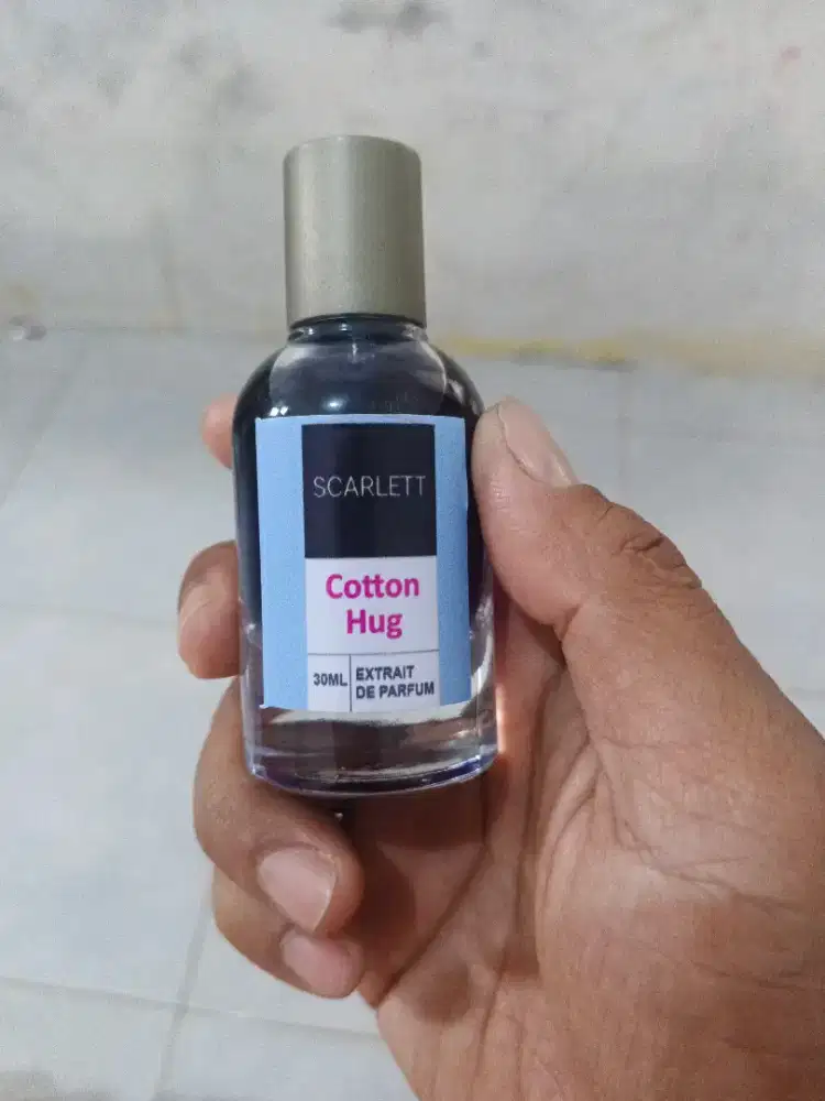 Parfum scarlet.