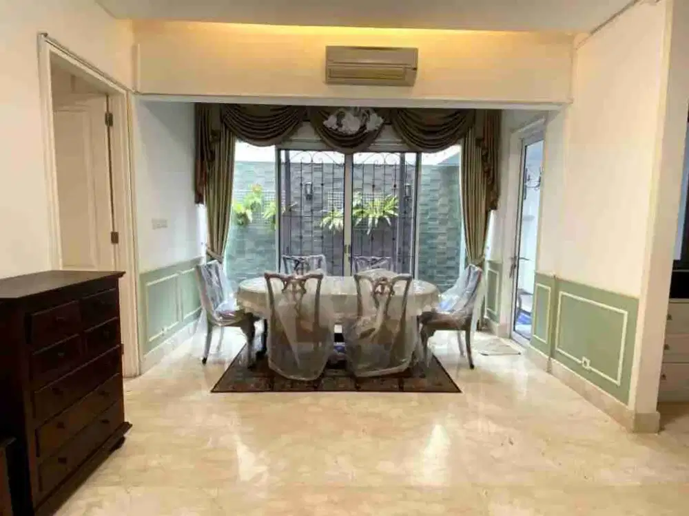 Dijual Rumah Area Exclusive LT 285 m² LB 500 m² Menteng Jakarta Pusat