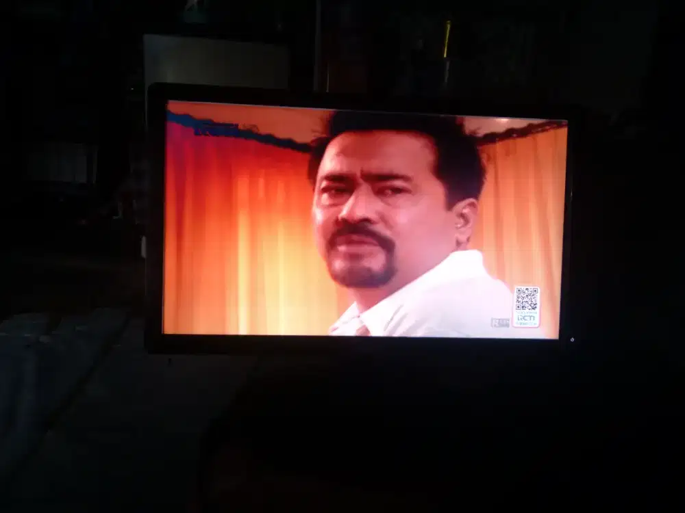 tv/monitor LED dell & STB kondisi OK