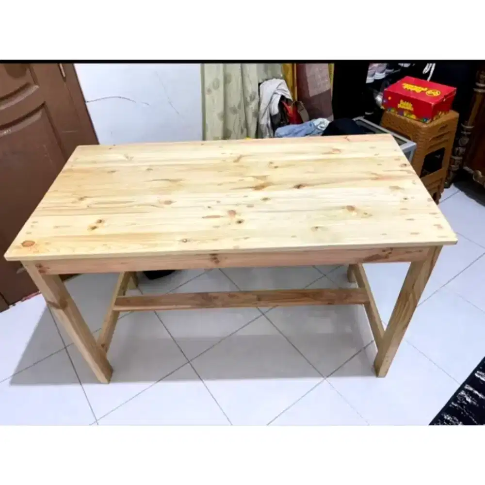 Meja untuk usaha