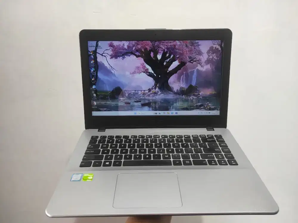Laptop ASUS Core i7 dual VGA, RAM 8 GB DDR4, SSD 500 GB