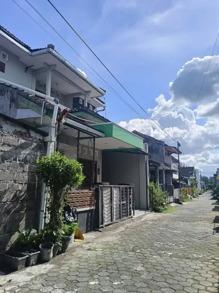 Disewakan rumah dua lantai Kadisoka Purwomartani Kalasan