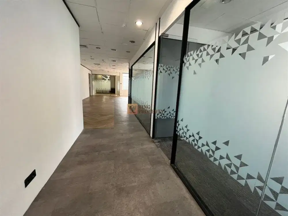 Super strategis! Dijual Office Space Menara Sudirman – Semi Furnish di SCBD Pusat Kota, Kebayoran Baru, Jakarta Selatan.