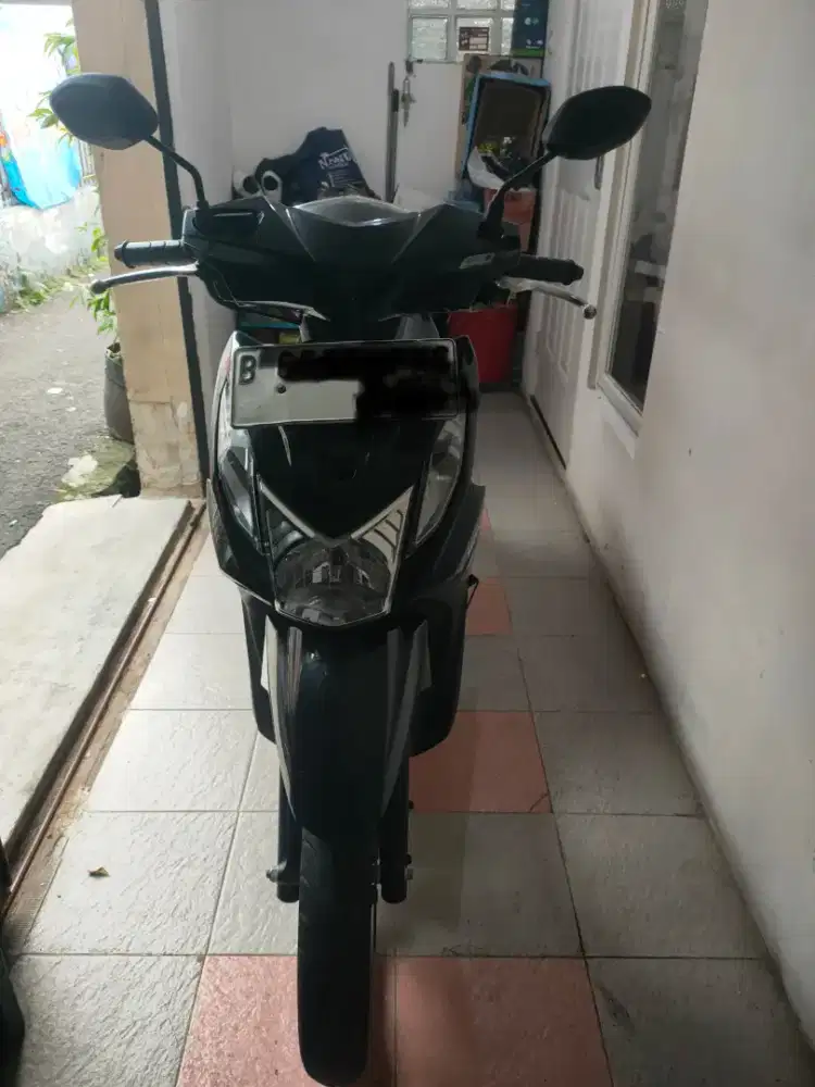 Honda Beat F1 tahun 2014  warna hitam  full orsinil istimewa