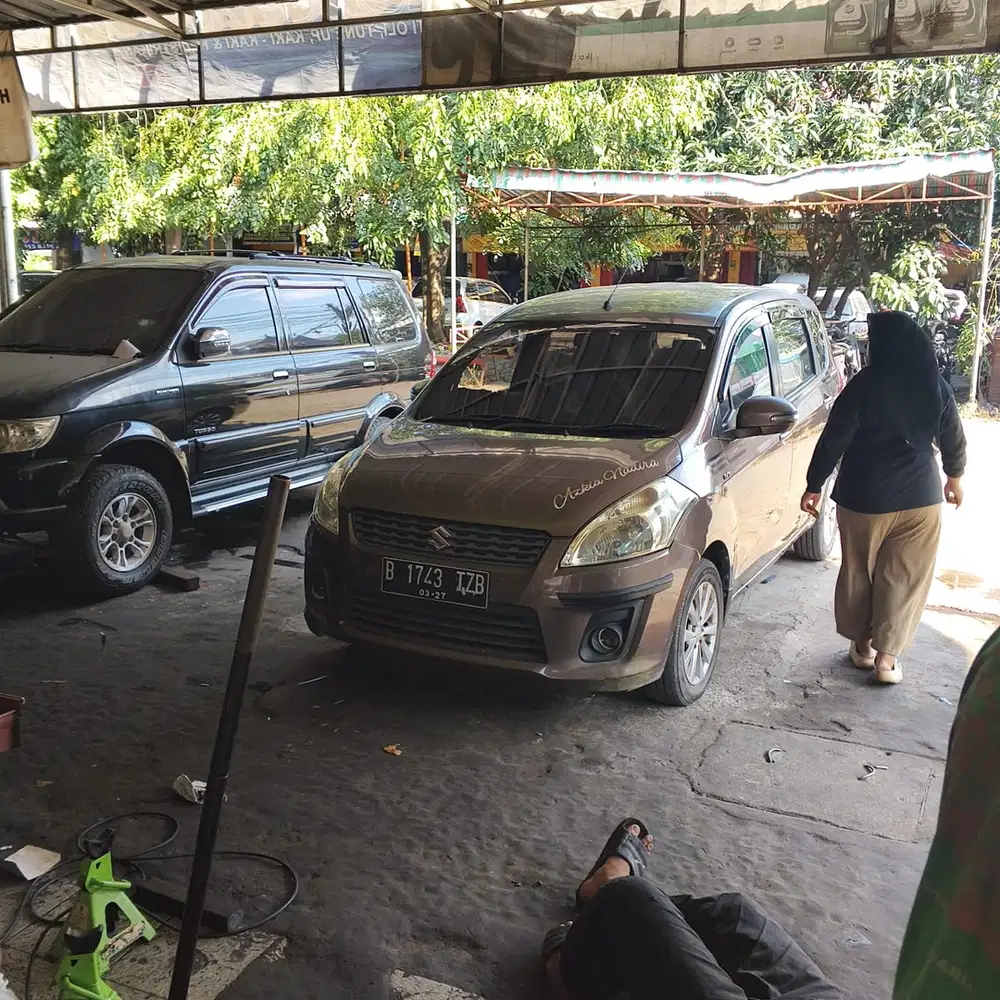 Suzuki Ertiga 2012 Bensin