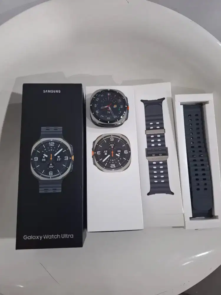 Samsung Galaxy Watch Ultra 47mm titanium silver
