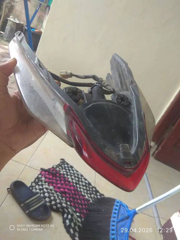 SET LAMPU BELAKANG HONDA CS1