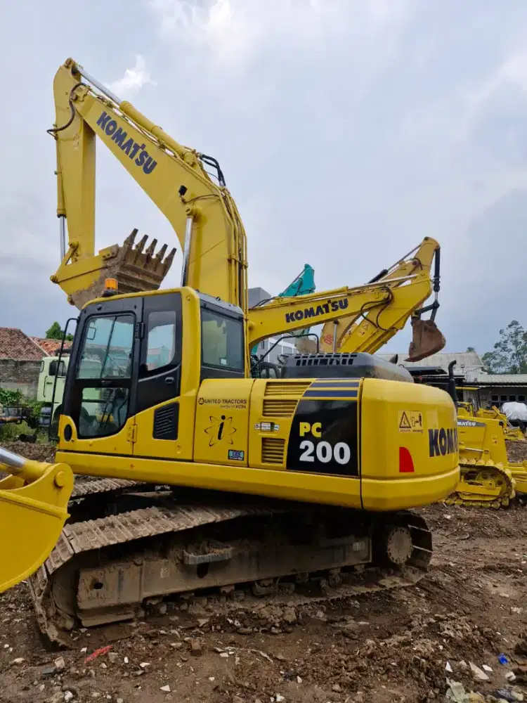 EXCAVATOR 2018 ALAT BERAT KOMATSU PC200-8MO