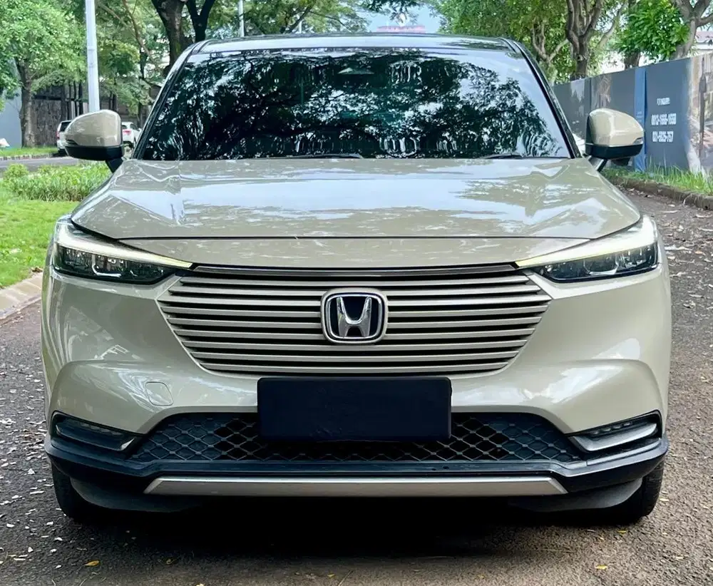 Honda HRV HR V HR-V SE Two tone 2023 Antik Murah Bekas Genap Coklat
