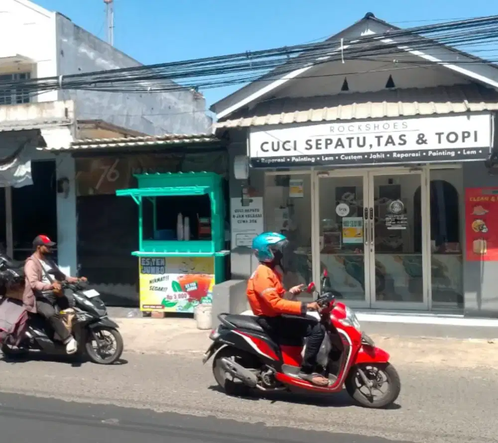 Dibutuhkan karyawati untuk jaga stand minuman