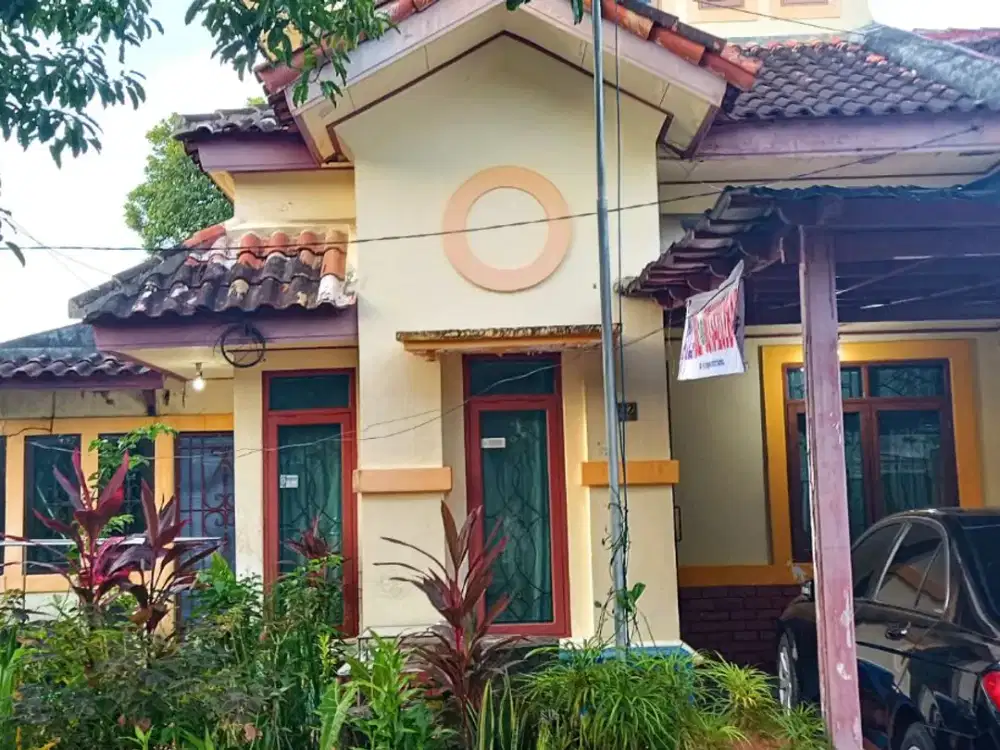 RUMAH 2 Lantai siap Huni