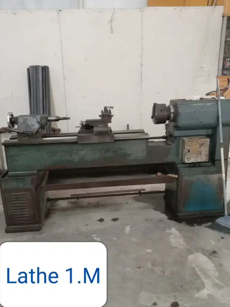 Dijual mesin lathe/bubut 1 mtr