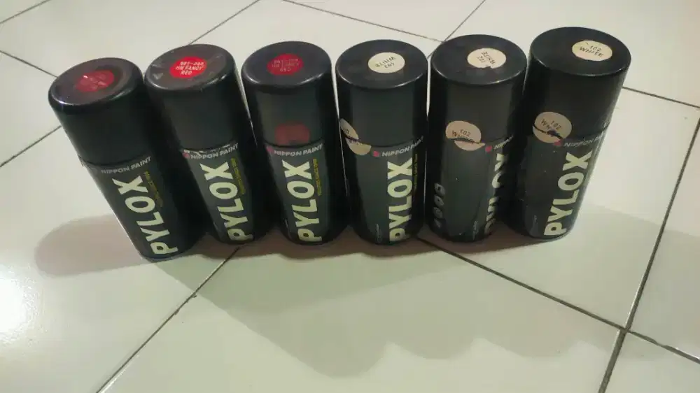 Pilok merah dan putih