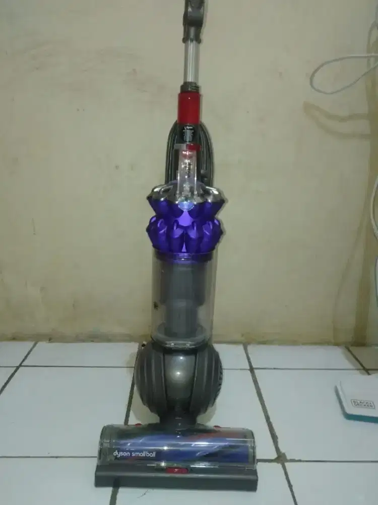 Vakum Cleaner merek Dyson tipe small ball