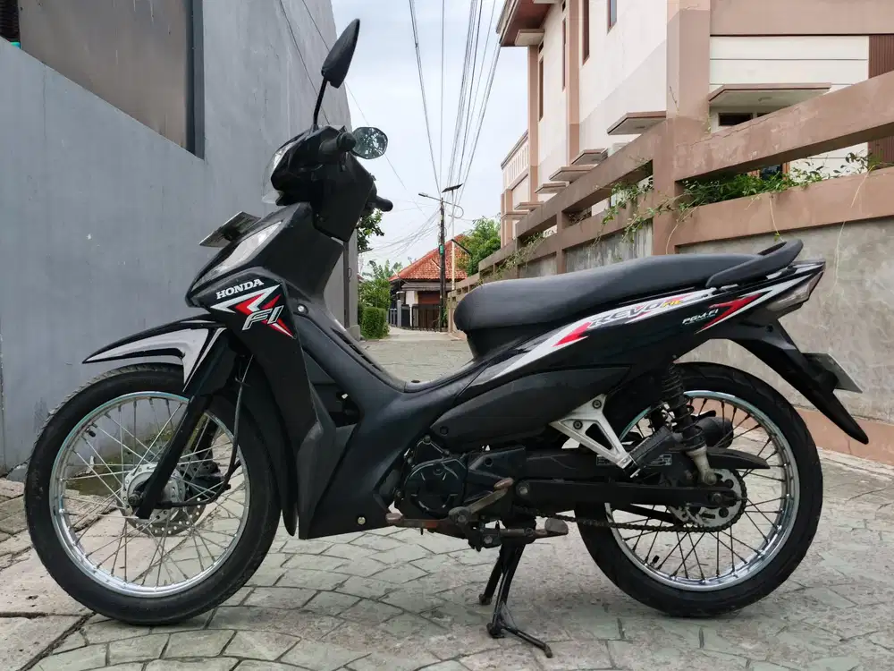 Honda Revo 2016 pajak hidup stater tokcer halus mulus terawat