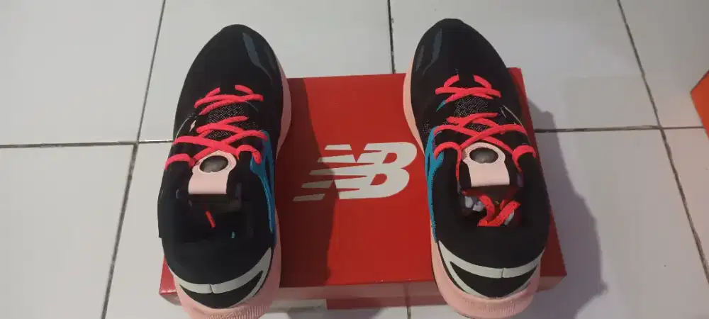 Dijual sepatu merk NB