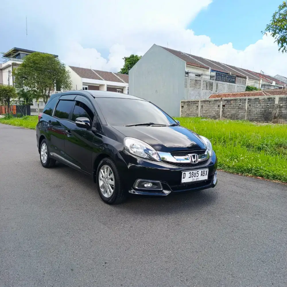 DP 5jtn Mobilio E matic 2014 hitam