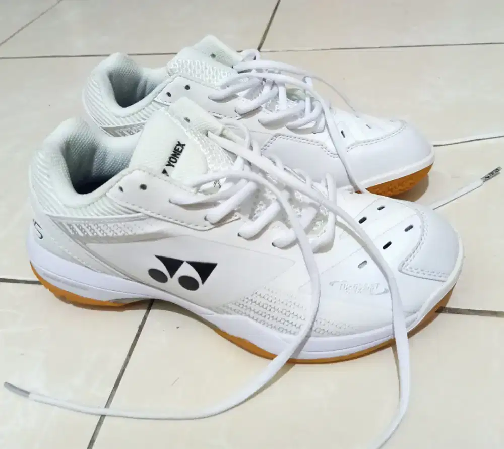 Sepatu yonex power cushion SBH 65 z3 white gum (unisex), size 41