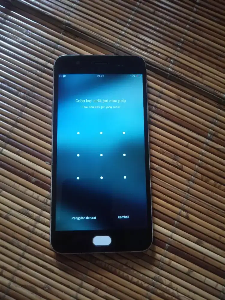 Oppo f1s lupa pola